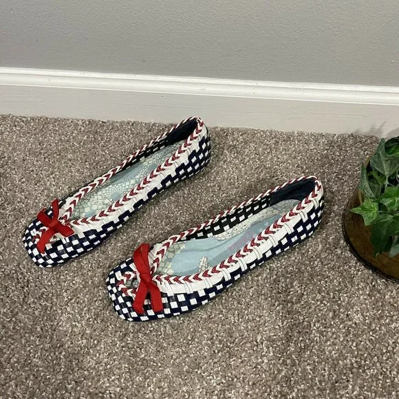 Irregular Choice Flats Thatcher Weaved Red White Blue Pump Shoes Size 9 New - Picture 3 of 6